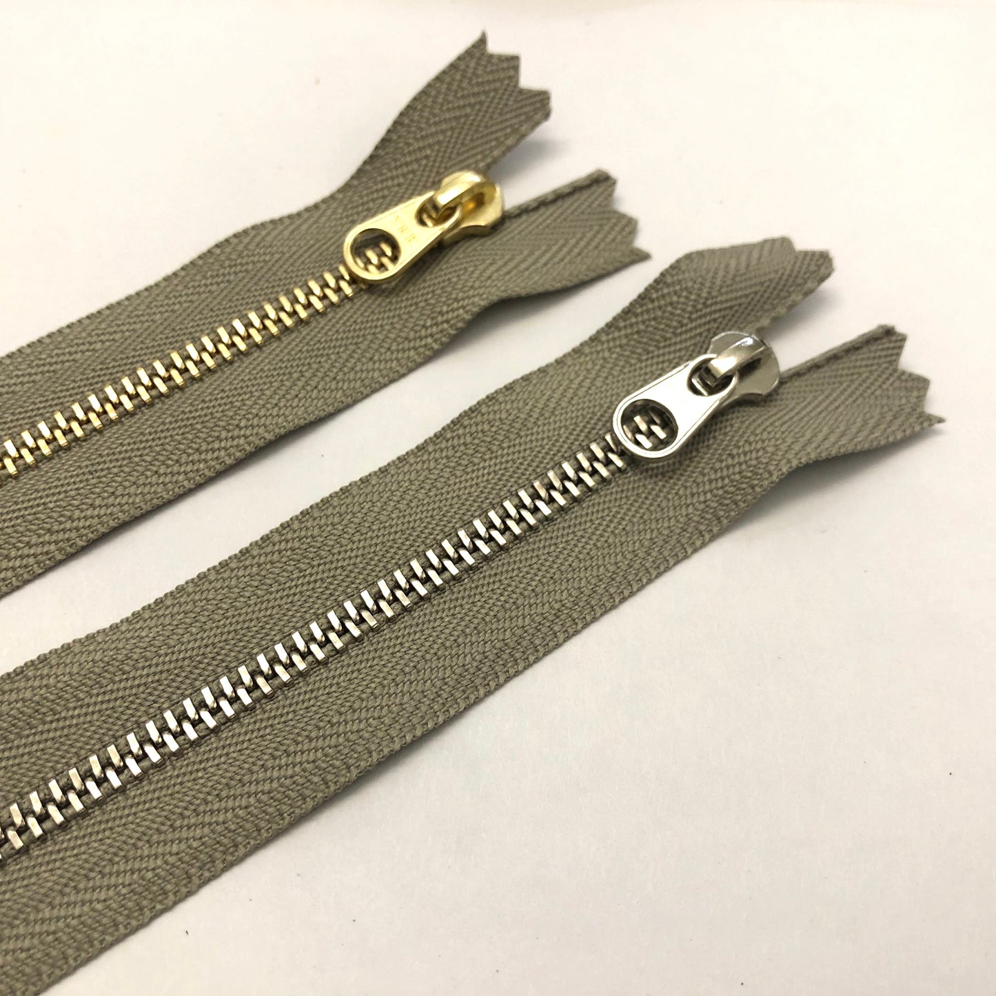 YKK Excella Zippers #3 - 20"
